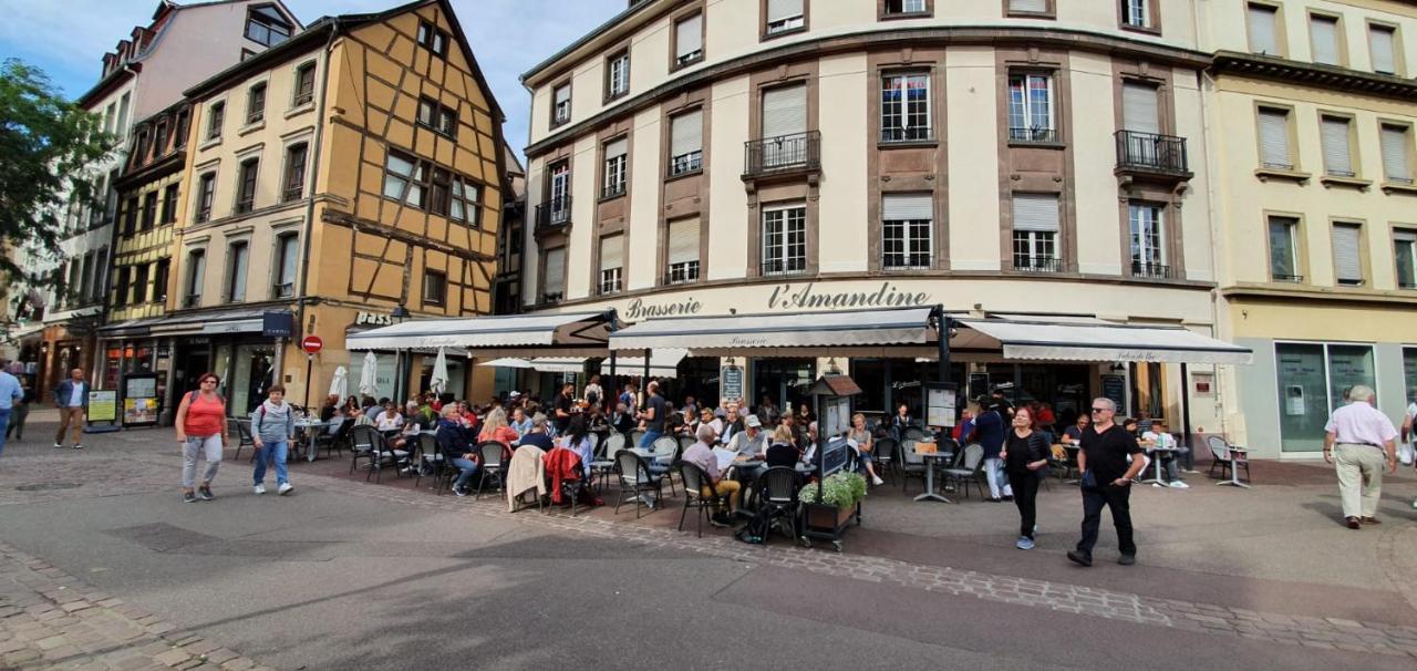 Le Red St Leon : Lit Queen Size * Wifi * Ideal Couple Colmar Dış mekan fotoğraf